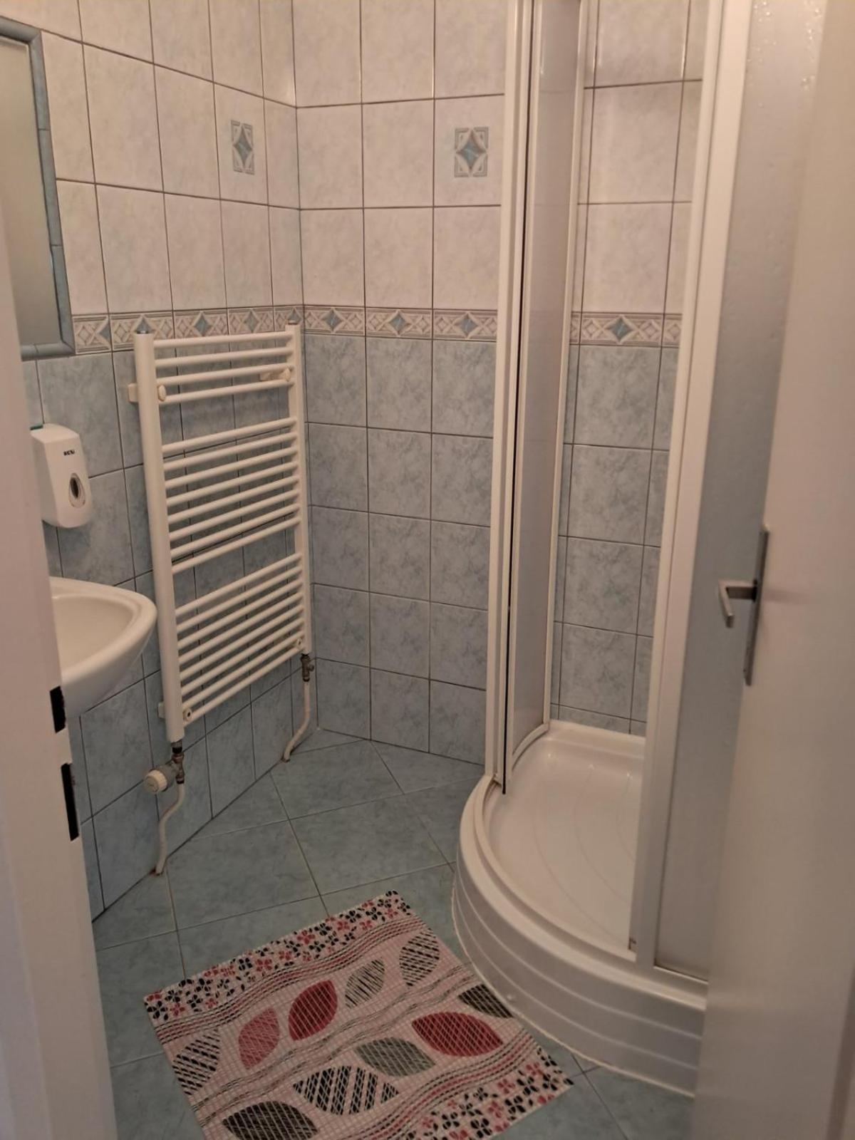 Sd Urbankova 2 Vandrarhem Košice Exteriör bild