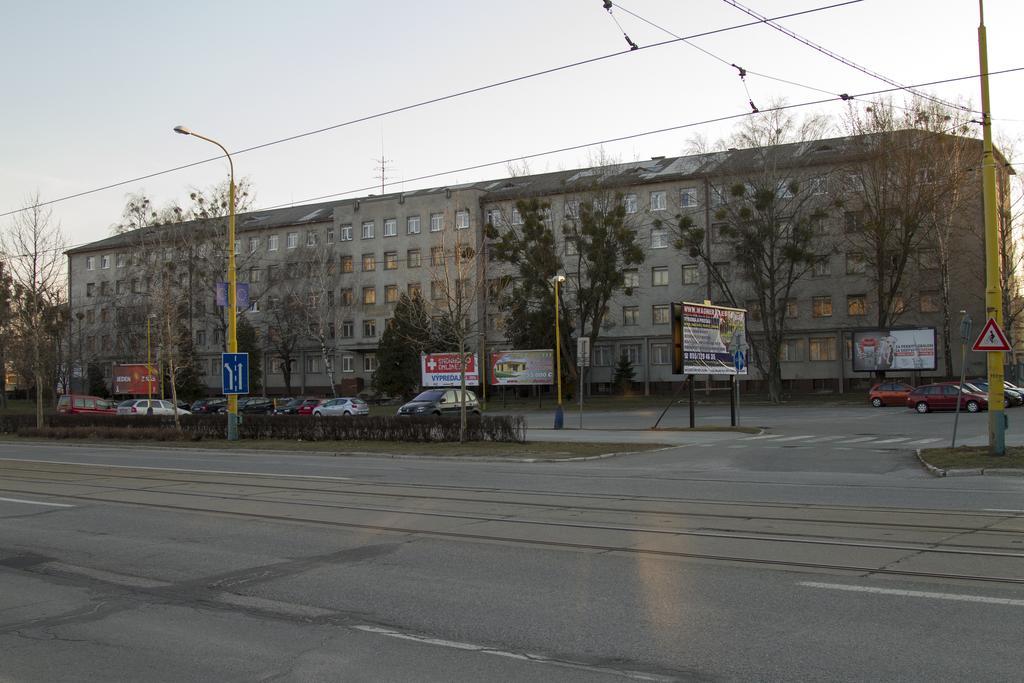 Sd Urbankova 2 Vandrarhem Košice Exteriör bild